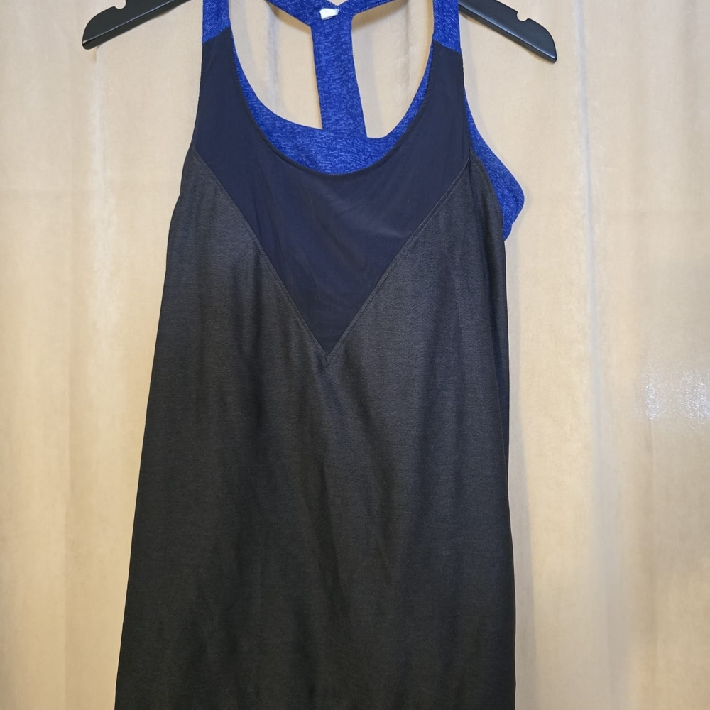 Under Armour Racerback V Neck Tank W/ Built In Sports Bra Small